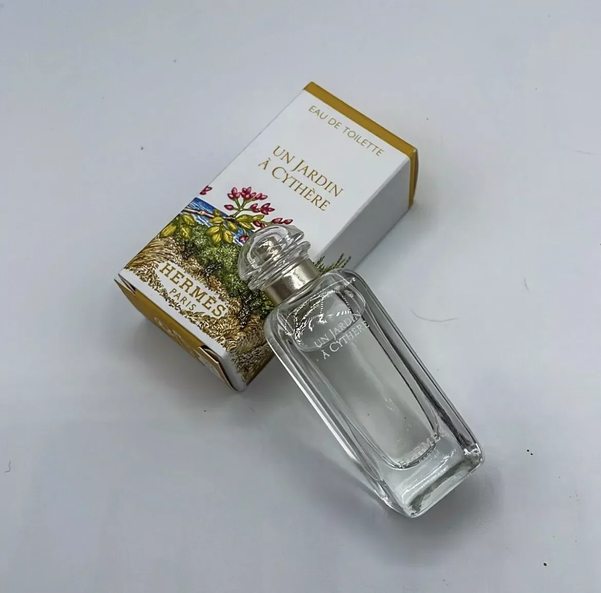 Hermes Un Jardin A Cythere Eau de Toilette for Unisex - Image 8
